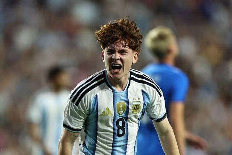 Barco brilla con un golazo en el amistoso de Argentina contra Islandia