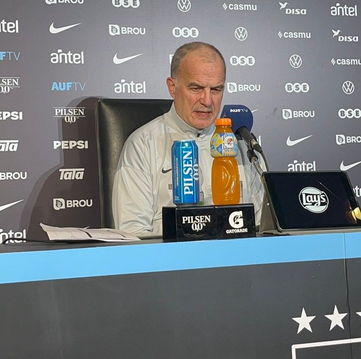 Bielsa llega a México lleno de ilusión con la selección uruguaya