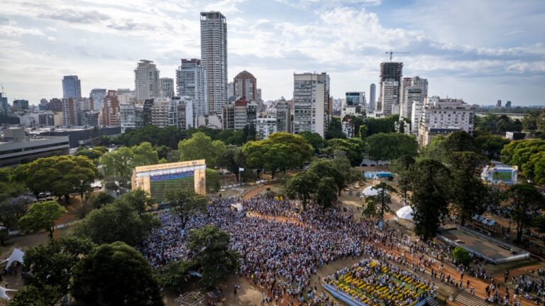 Buenos Aires se prepara para el Mega Fan Fest: pantallas gigantes y actividades para disfrutar el Mundial
