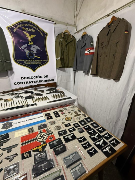 Desmantelan red de venta de uniformes nazis en Buenos Aires