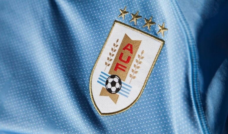 Diego Lugano y la polémica de las estrellas: ¿cuántos Mundiales tiene Uruguay?