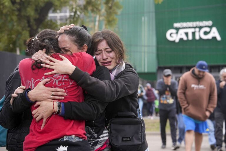 Emotivo velatorio del Indio Solari en Avellaneda: miles de fanáticos se despiden