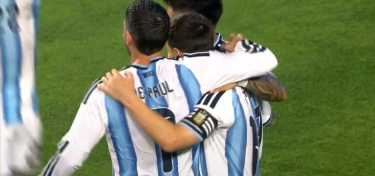 Messi amplía la ventaja para Argentina con un penal ante Islandia