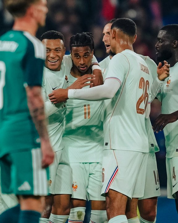 Olise brilla con un hat-trick y guía a Francia a una victoria contundente