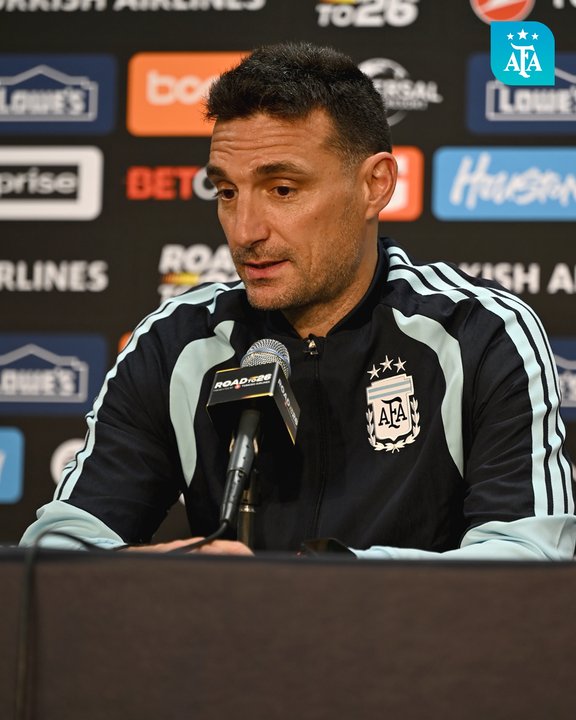 Scaloni se pronuncia sobre la ausencia de Balerdi: aún sin reemplazo definido