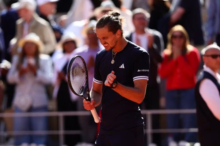 Zverev celebra su primer Grand Slam tras vencer a Cobolli en Roland Garros