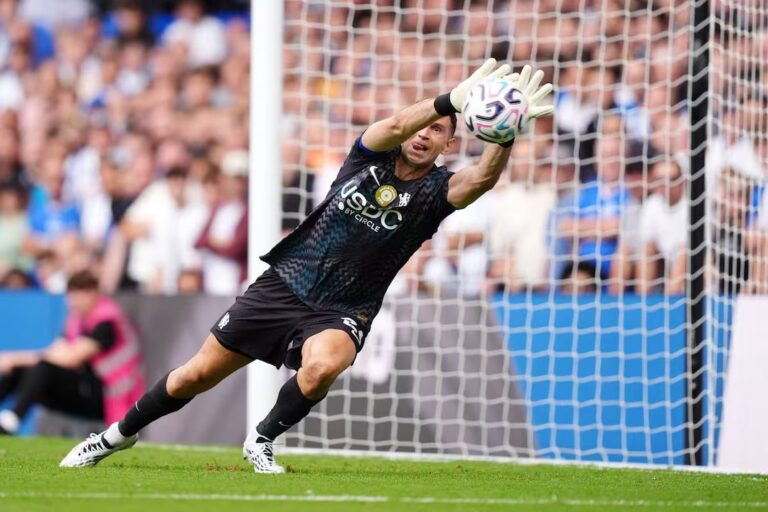 Acción argentina en la Premier League: Empates y una victoria en la cuarta fecha