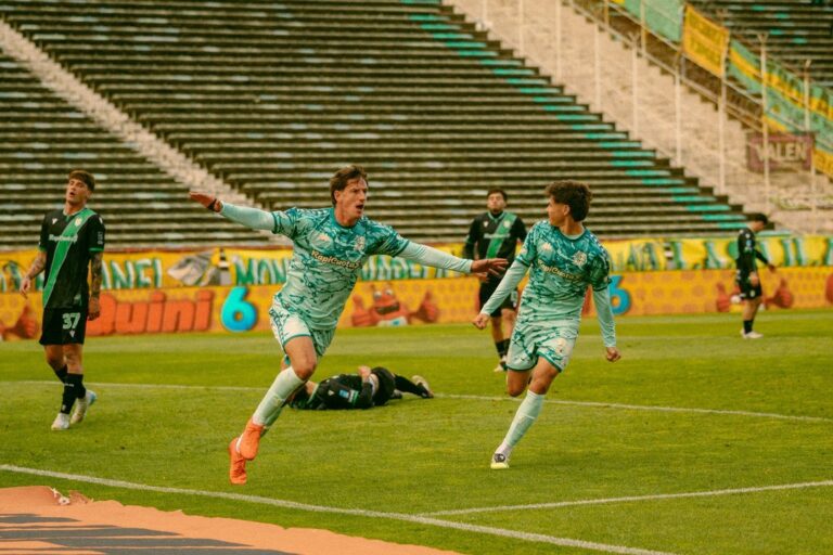 Aldosivi volvió a sonreír: venció a Banfield y respira en la lucha por la permanencia