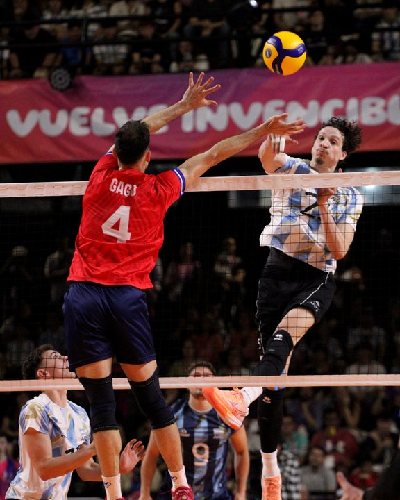 Argentina se queda con la plata tras caer ante Chile en vóley masculino