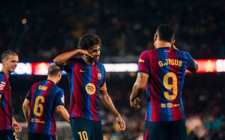 Barcelona arrasó a Racing y se mantiene invicto en LaLiga