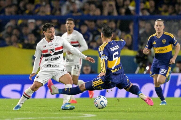 Boca se mide ante San Pablo en busca de las semifinales de la Sudamericana