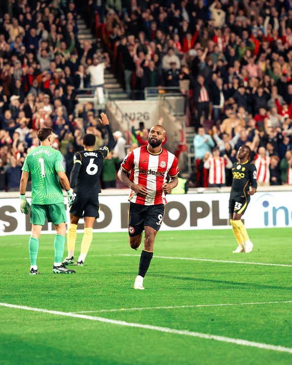 Brentford sorprende y golea al Chelsea en la Premier League