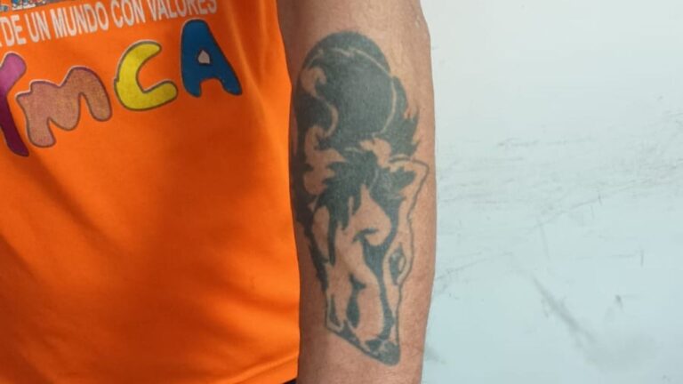 Detenido un prófugo con 18 antecedentes penales tras ser reconocido por un tatuaje
