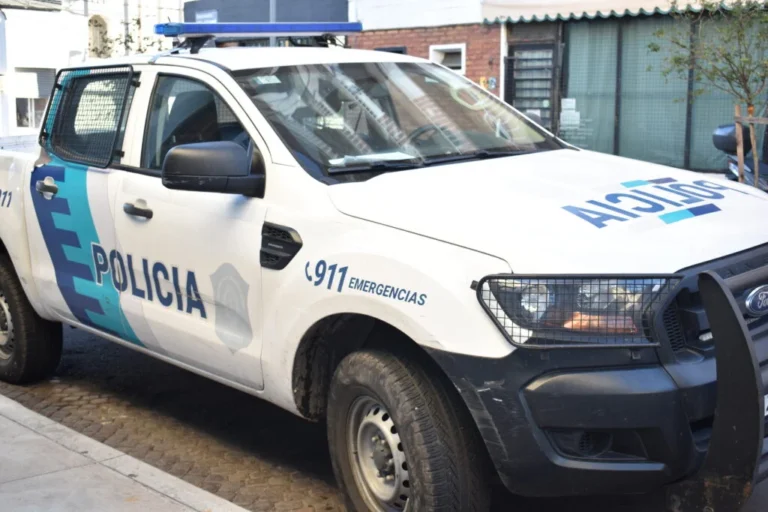 Detenidos con un revólver y municiones en zona oeste