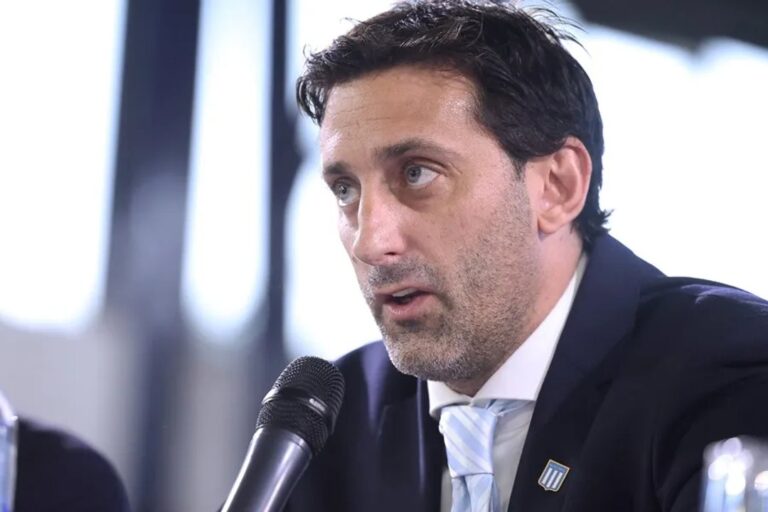 Diego Milito asume la responsabilidad en la crisis deportiva de Racing