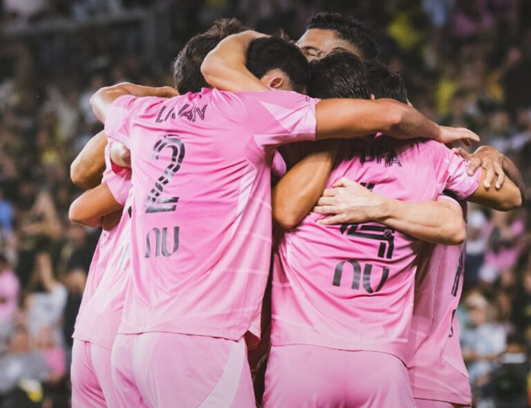 El impresionante gol de tiro libre de Messi ante Columbus Crew