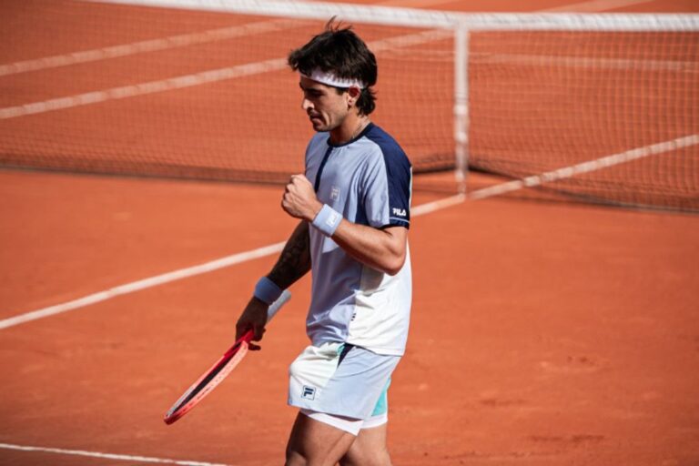 Francisco Comesaña avanza en el Challenger de Buenos Aires tras vencer a Estévez