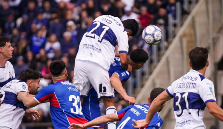 Gimnasia se impone ante Tigre y alimenta sus esperanzas en la Libertadores