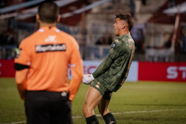 Ingolotti brilla en los penales y lleva a Atlético Tucumán a semifinales de la Copa Argentina
