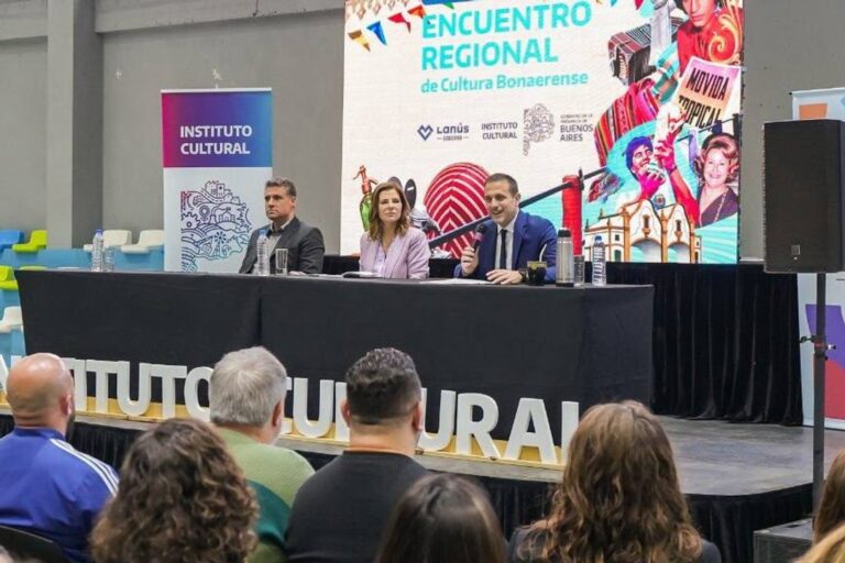Julián Álvarez y Florencia Saintout lanzan el Encuentro Regional de Cultura Bonaerense en Lanús