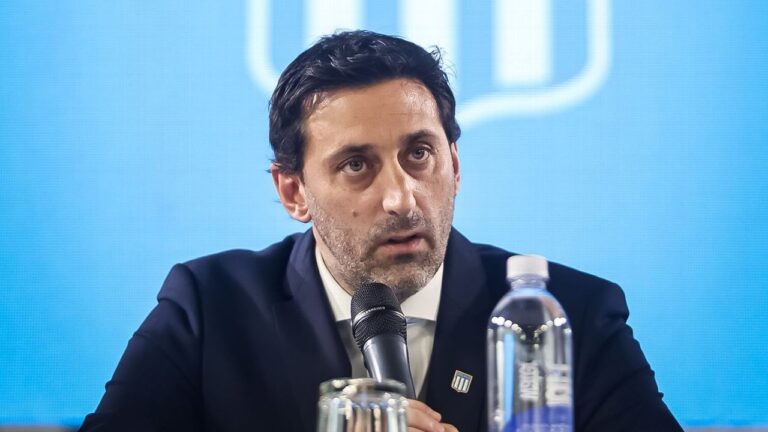 La crisis de Racing: Milito enfrenta el descontento de los hinchas tras otra derrota