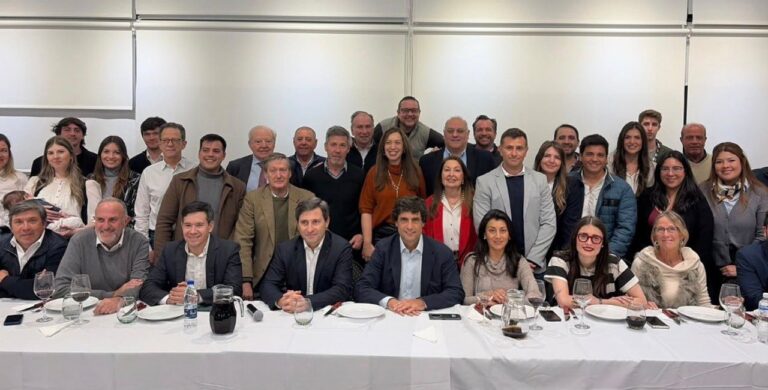 Lacunza se posiciona como candidato presidencial del PRO junto a su equipo