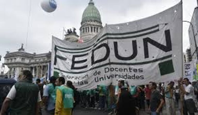 Los docentes universitarios inician un nuevo paro en defensa de sus derechos