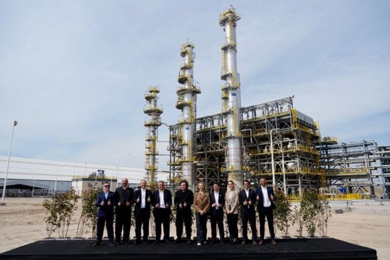 Milei impulsa expansión de Compañía Mega en Bahía Blanca