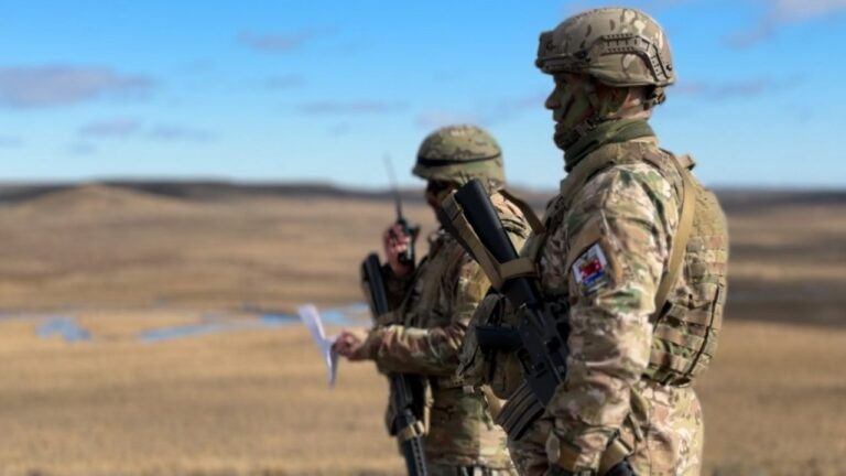 Nueve militares apartados en la Armada por fraude en liquidación de sueldos