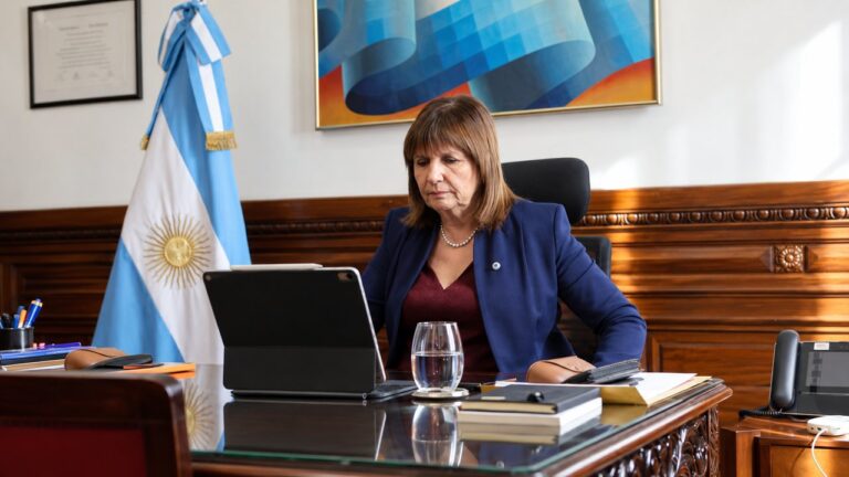 Patricia Bullrich canta una canción de Lali en medio de críticas al Gobierno