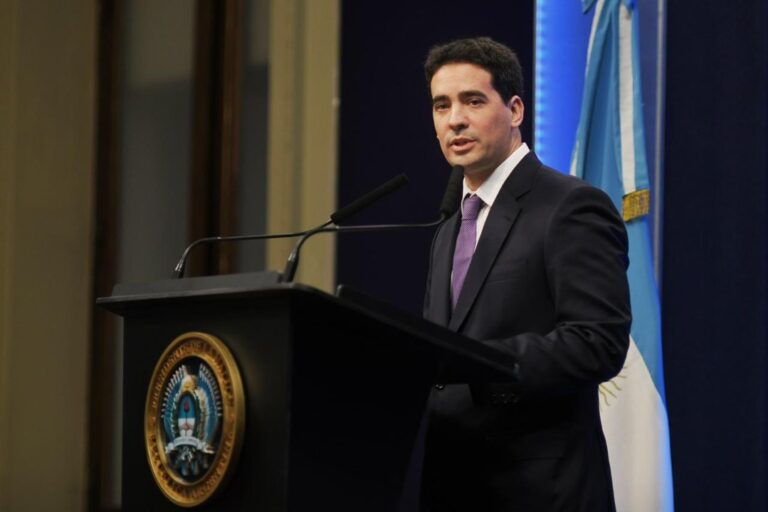 Ravier descarta conflicto por Malvinas y asegura que base naval será 100% argentina