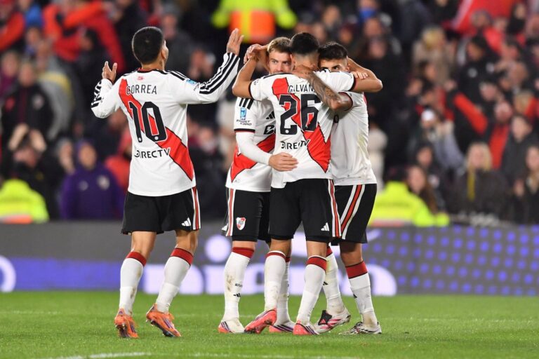 River y Huracán se enfrentan en un choque crucial por los playoffs