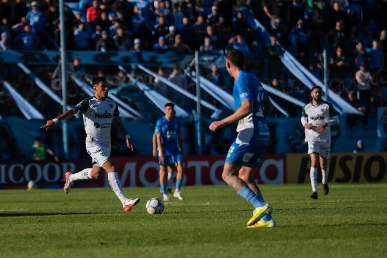 Sarmiento se impone ante Estudiantes y suma vitales tres puntos en la lucha por la permanencia