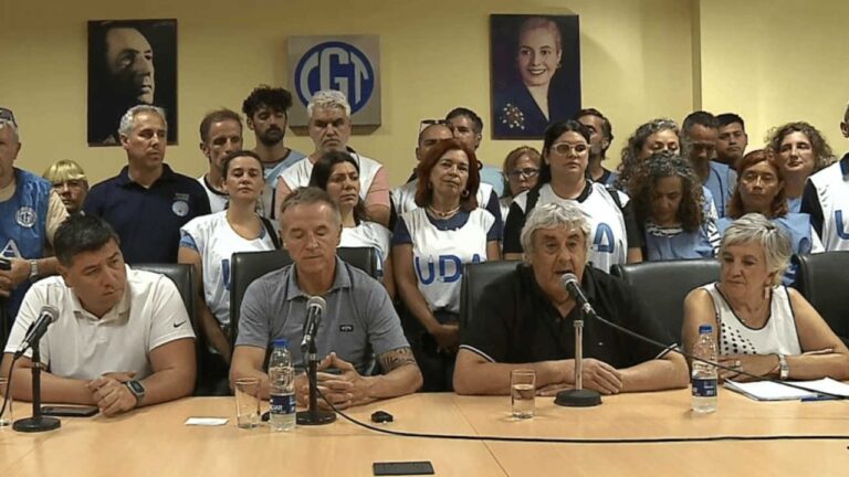 Sergio Romero critica la falta de atención del Gobierno hacia los docentes en el Día del Maestro