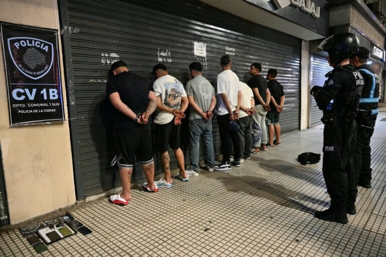 Siete detenidos por robos durante la Marcha de la Bronca en Plaza de Mayo