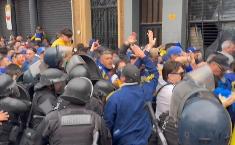 Tensos incidentes antes del Boca-Racing: enfrentamientos con la Policía en Rosario