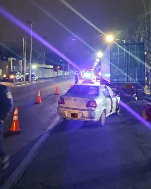 Trágico accidente en Córdoba: un hombre pierde la vida tras chocar con un camión