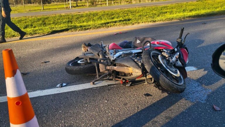Trágico accidente en la Ruta 2: un motociclista pierde la vida