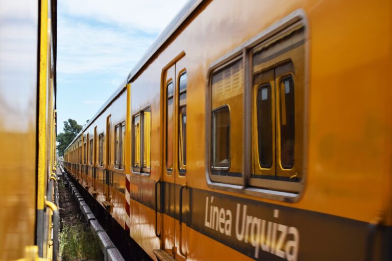 Tren Urquiza opera con servicio limitado tras hallazgo de un jubilado fallecido en Devoto