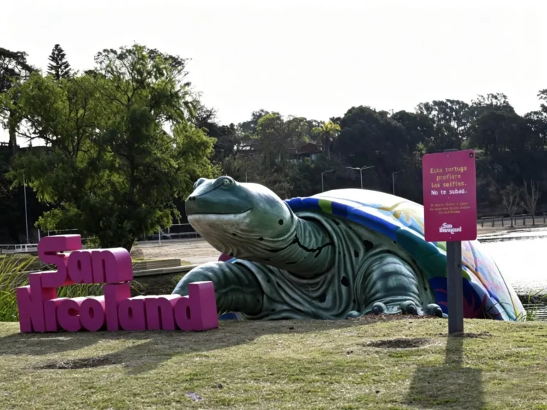 Vandalizaron la tortuga del EcoParque: los menores fueron identificados