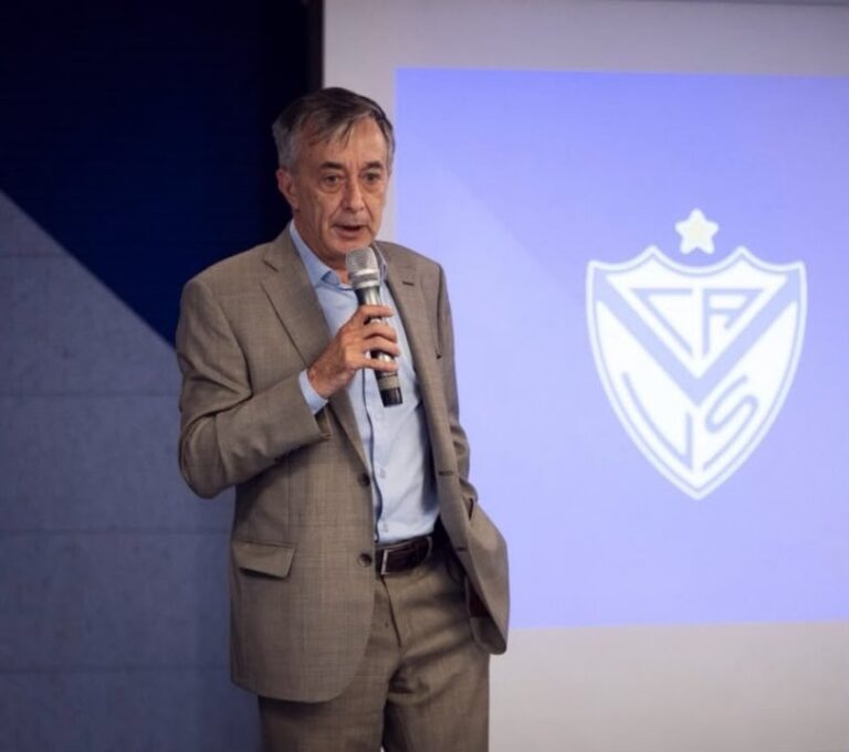 Vélez insiste en la descalificación de Boca por inclusión indebida de un jugador