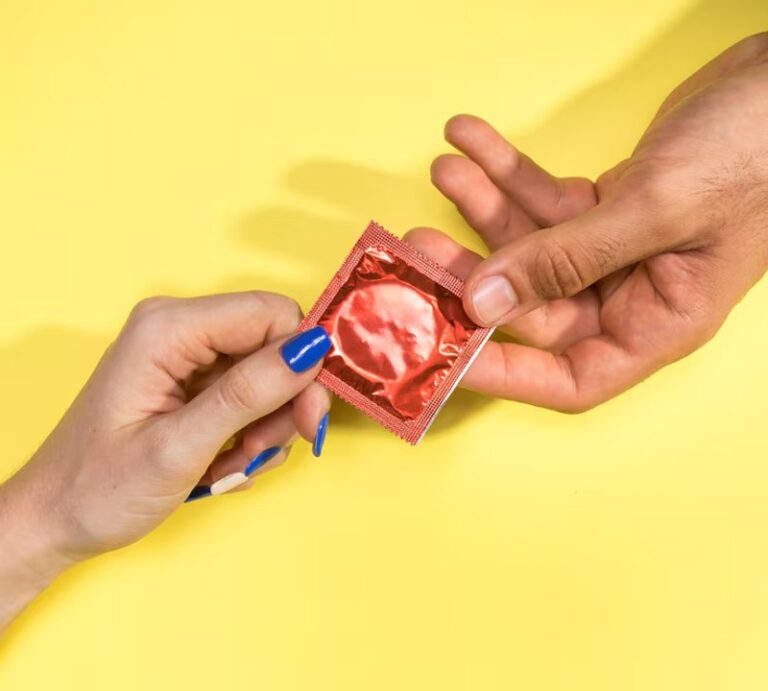 ANMAT aprueba nuevos envases de preservativos para programas gubernamentales