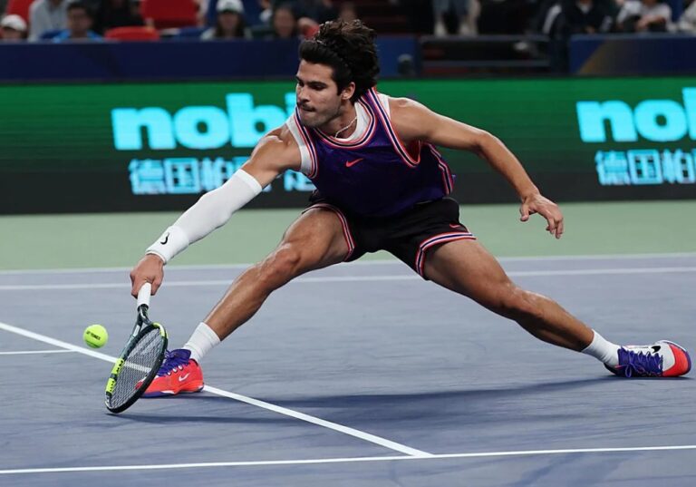 Alcaraz cae sorpresivamente y Zverev se asegura el número 1 del mundo