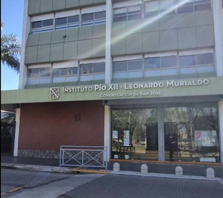 Alumnos del Instituto Pío XII en Villa Bosch crean imágenes íntimas de compañeras con IA