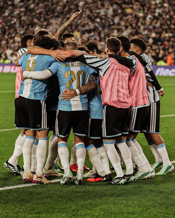 Argentina se mantiene en el segundo lugar del ranking FIFA tras amistosos exitosos