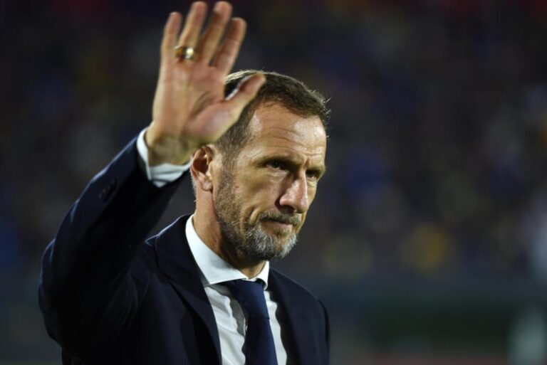 Arruabarrena celebra el triunfo de Boca y la presión por el liderazgo