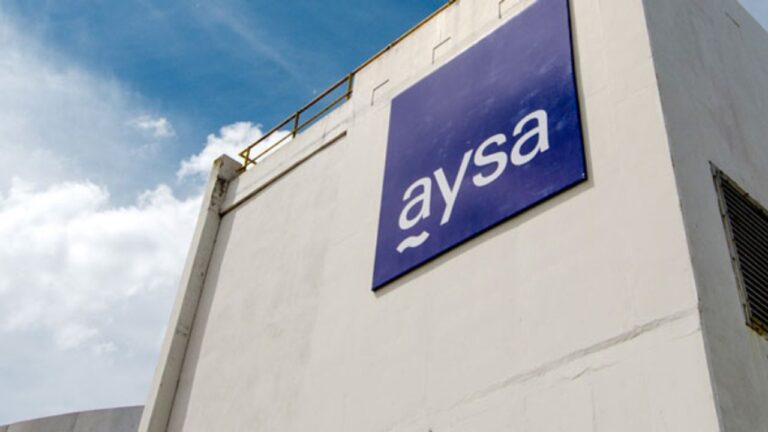 AySA: Contrato de compraventa se firmará el 13 de noviembre, pero el fondo inversor sigue en la sombra