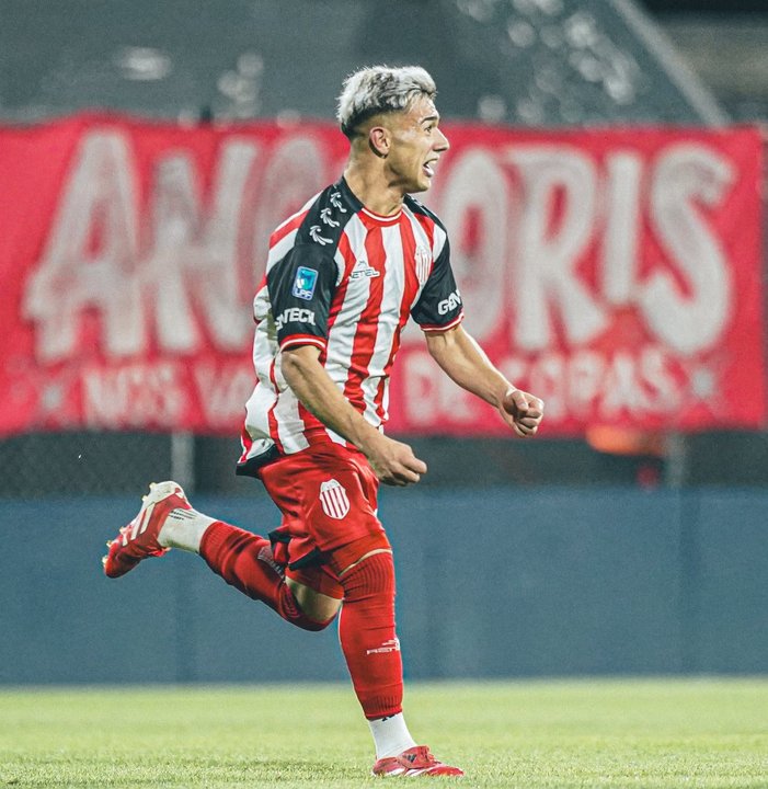 Barracas Central se acerca a los playoffs tras vencer 2-1 a Estudiantes de Río Cuarto