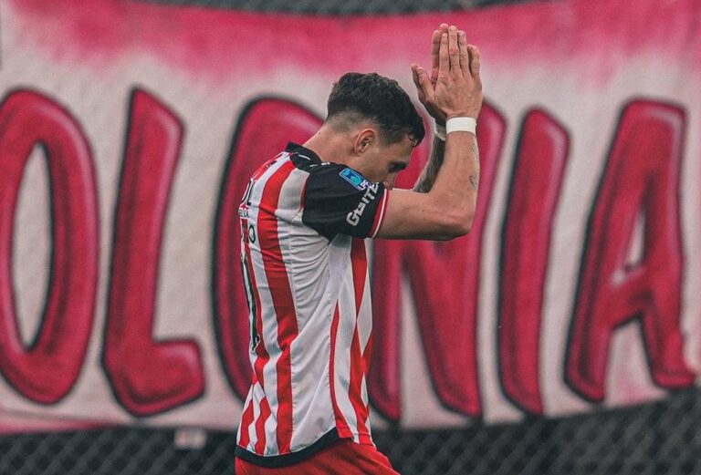 Barracas Central se impone a Huracán y se mete en la zona de playoffs
