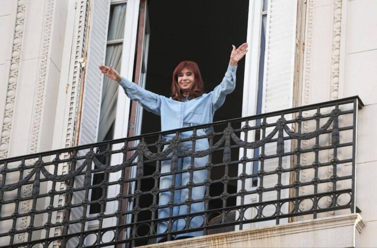 Cristina y Máximo Kirchner solicitan participar virtualmente del juicio por Los Sauces